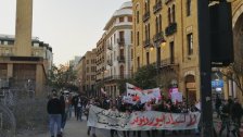 تعرض المسيرة المتجهة من الحمرا الى وسط بيروت للرشق بالحجارة عند نفق الرينغ
