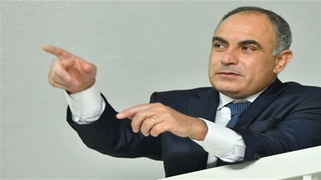 زياد اسود: "من يبرر فعل خير مشبوه هو الحقير بذاته.. عام 1992 دخلوا الى بيوتكم بكرتونة اعاشة فانتهيتم بنهب أموالكم واصواتكم وقراركم. ماتخافوا omt بتحلها"