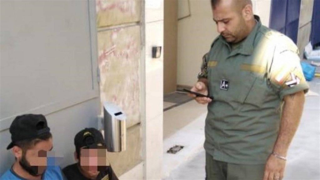 بالصور/ فوج "حرس بيروت" أحبط عملية سرقة في الأشرفية وألقى القبض على 7 أشخاص