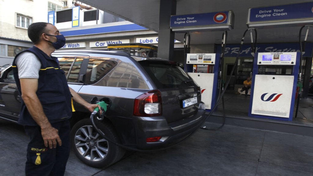 لبنانيون تهافتوا للتزود بالبنزين والبراكس: متخوفون من أزمة بعد رفع الدعم أي بعد 3 أشهر