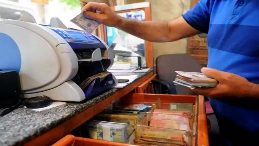 دولار السوق السوداء يحلق بين 8250 و8320 ليرة ومعظم محلات الصيرفة في طرابلس أقفلت أبوابها
