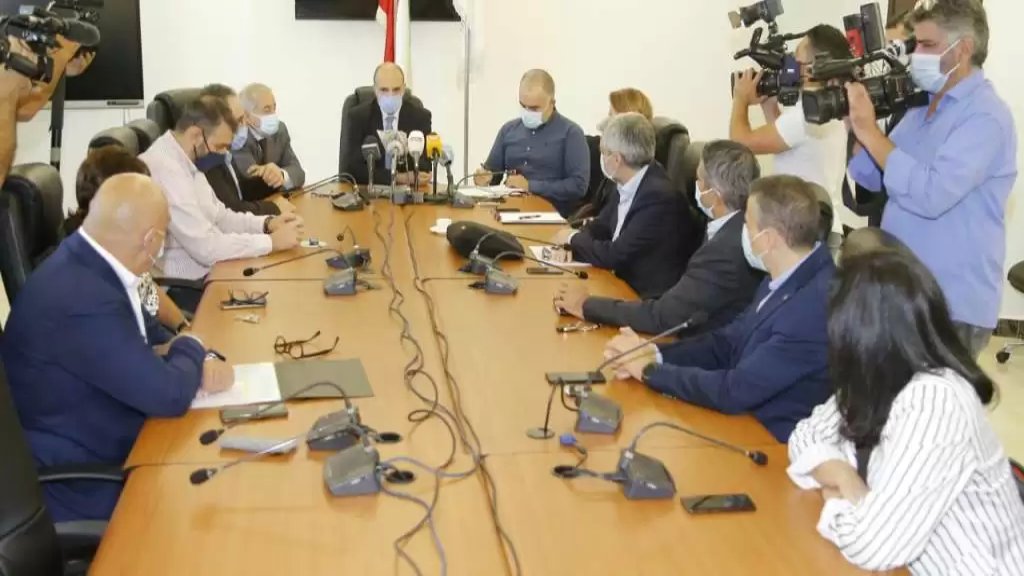 وزير الصحة اتخذ قرارا بإقفال صيدليتين... واعلن البدء بحملات تفتيش في الشركات والمستودعات والصيدليات