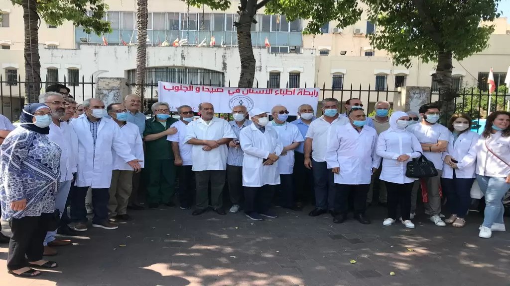 أكثر من 300 طبيب و200 فرد من طواقم التمريض غادروا لبنان في ثلاثة أشهر!