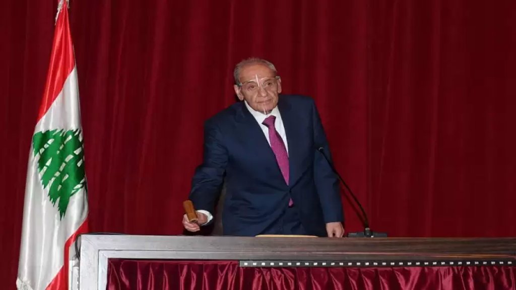 الرئيس بري سأل: "من هي الكتل التي انسحبت من الجلسة" أُجيب بأنها القوات فردّ بري: "قال بدن انتخابات نيابية مبكرة.. أهلا!"