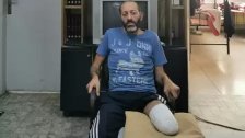 عن عبد المتطوع الذي أصيب وبترت ساقه عندما هرع إلى مركز الدفاع المدني في الباشورة قبيل إنفجار المرفأ بلحظات للمساعدة...صار يتسوّل كرسيّاً متحرّكاً ولقمة عيش!