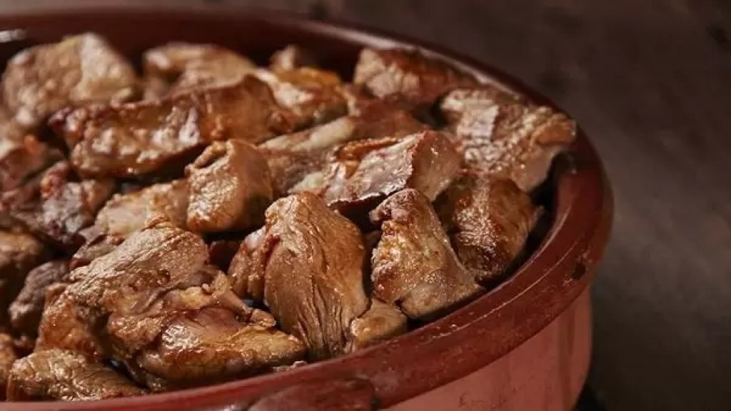 حالات تسمم جماعية في بلدة الخضر لأشخاص تناولوا "لحمة" تم شرائها من محل لبيع اللحوم داخل البلدة... ووفاة امرأة بالعقد الثامن من العمر! (النهار)