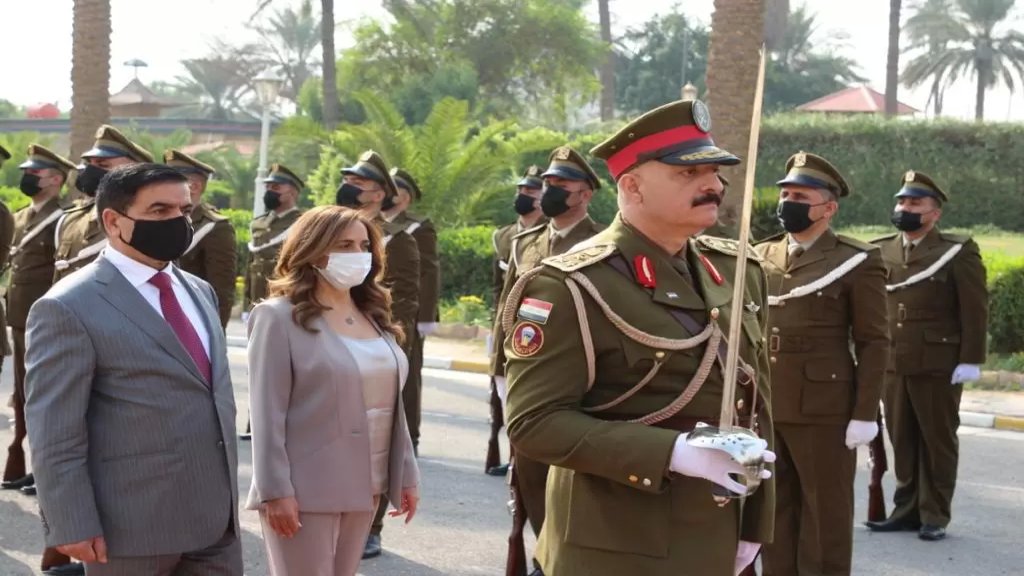 وزيرة الدفاع زينة عكر في العراق: "الشكر للعراق حكومة وشعباً على دعمهم للبنان لا سيما عقب الإنفجار.. وإتفاقية التعاون العسكري بين البلدين سينتهي العمل عليها خلال أيام"