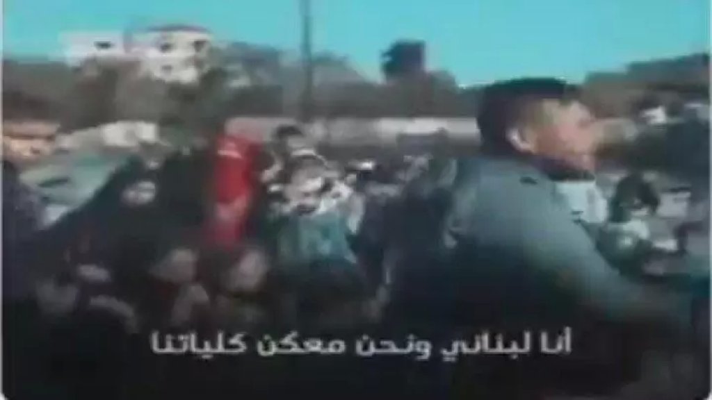 بالفيديو/ شاب لبناني للعائلات السورية عقب حادثة حرق مخيم المنية: "إنتو إخواتنا.. هيدا دمار وخراب بيوت.. نحنا منام برا وإنتو بتناموا ببيوتنا"