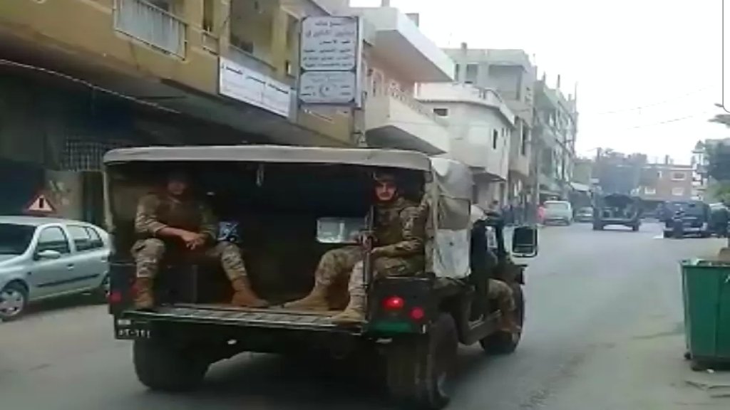 إشكال بين أفراد من عائلتين في بلدة ببنين- عكار تطور الى تبادل لإطلاق النار...وقوة من الجيش توجهت الى البلدة للعمل على ضبط الوضع