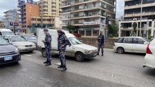 بالصّور/ حاجز لـ قوى الأمن على الطريق البحرية في جلّ الديب لضبط مخالفات قرار الإقفال العام في يومه الأوّل