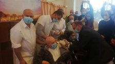 حمد حسن أطلق عملية التلقيح من المتن والمتلقي الاول كاهن كبير في السن