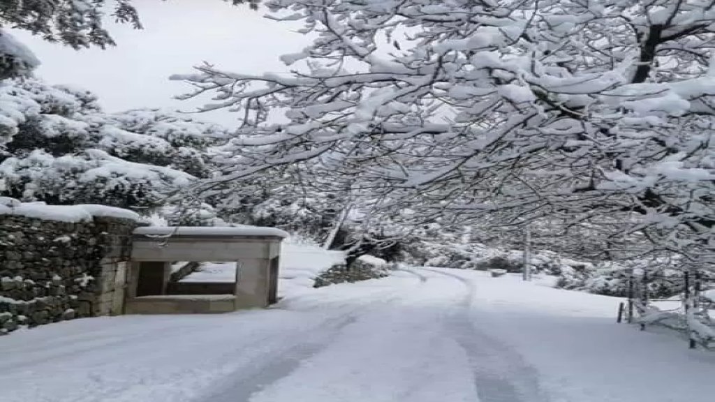 العاصفة "Joyce" مستمرة لليوم الثالث على التوالي مع تدن حاد في الحرارة