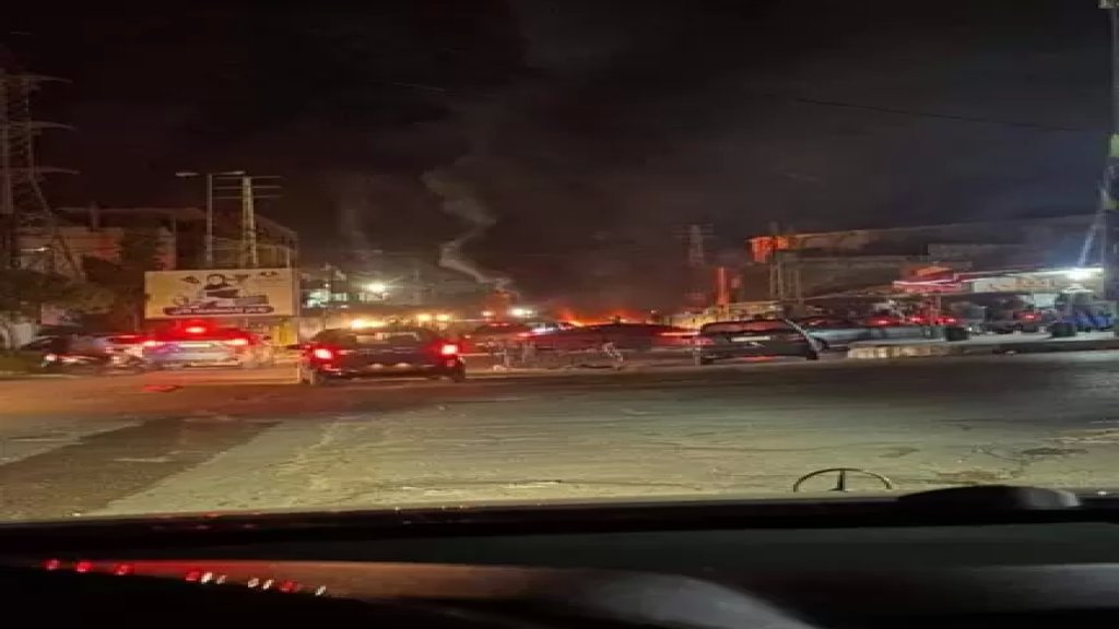 اقفال دوار كفررمان والمدخل الشمالي للنبطية