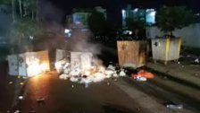 قطع دوار مرجان في صيدا بالإطارات المشتعلة وحاويات النفايات