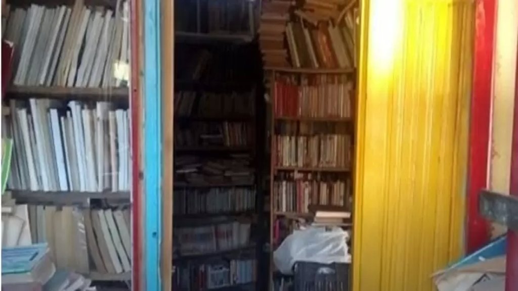 سرقة محطة BAZAR DU LIVRE الثقافية التي تسقبل الطلاب ومحبي القراءة والمطالعة للحصول على كتب في قضاء البترون في وضح النهار.."سرقوا كل ما يمكن حمله من دون المس بالكتب"