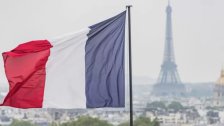 دبلوماسي فرنسي يرجح زيادة الضغوط على الساسة اللبنانيين عبر "العقوبات" لحثهم على تشكيل حكومة