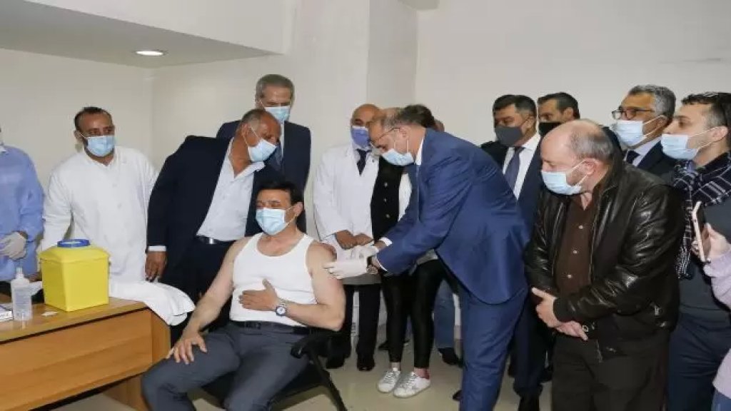 الميدل إيست افتتحت حملة التلقيح بـ SPUTNIK V ووزير الاشغال والنقل أول من تلقاه