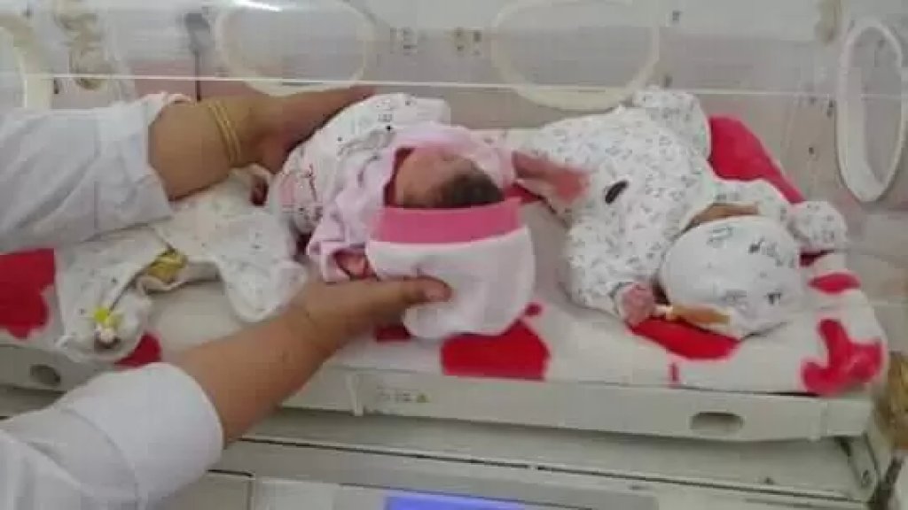 بالصور/ سيدة جزائرية عشرينية تُنجب 5 توائم من الإناث!