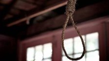 ابن الـ 30 عاماً عثر عليه مشنوقاً في منزله بالنميرية..."عاد منذ سنة من الكويت وعانى من حالة اكتئاب وكان من دون عمل"