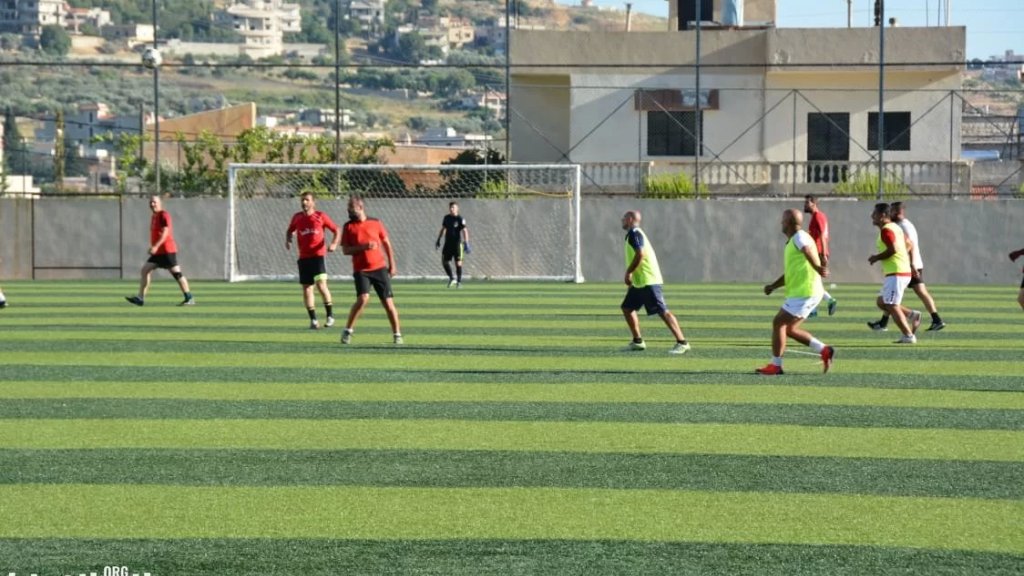 بالصور/ مباراة بين قدامى تفاهم النجمة والساحل وقدامى بنت جبيل والجوار على ملعب بنت جبيل البلدي