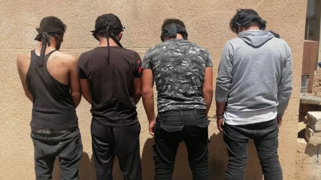 عصابة مؤلفة من 4 سوريين نفذوا عدّة عمليات سرقة في مشاريع القاع - الهرمل... ضبطت بحوزتهم أسلاكاً كهربائية قُدّرت قيمتها بحوالى ٨٠٠٠ دولار!