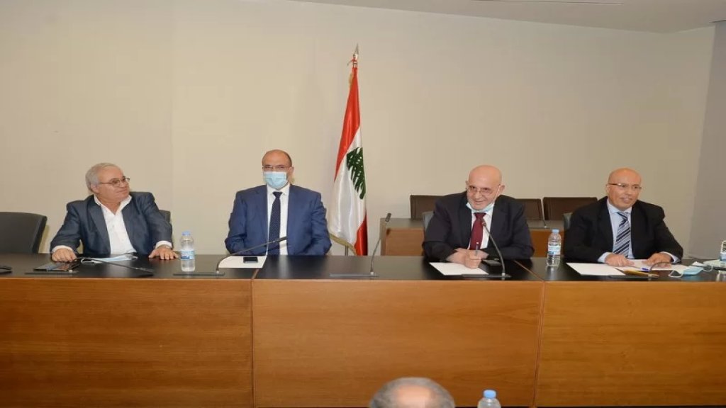 رئيس لجنة الصحة النيابية: البطاقة الدوائية تصبح واقعاً بعد 3 أشهر... وحل الأزمة بدفع مصرف لبنان ما عليه للشركات واذا لم يتحقق ذلك أقول منذ الآن أنّ أزمة الدواء ستكون أصعب وأصعب