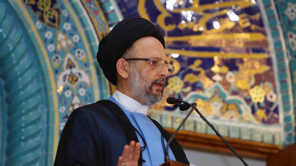 السيد علي فضل الله في خطبة العيد: "قولوا لكل الذين يريدون التلاعب بغرائزكم الطائفية والمذهبية والسياسية أو من يخدعكم بأنهم يعملون من أجل استعادة حقوق هذه الطائفة أو تلك أو هذا المذهب أو ذاك لم تعد تنطلي علينا لعبتكم"