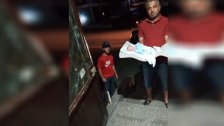 بالصورة/ العثور على رضيع أمام باب مسجد صلاح في منطقة البداوي