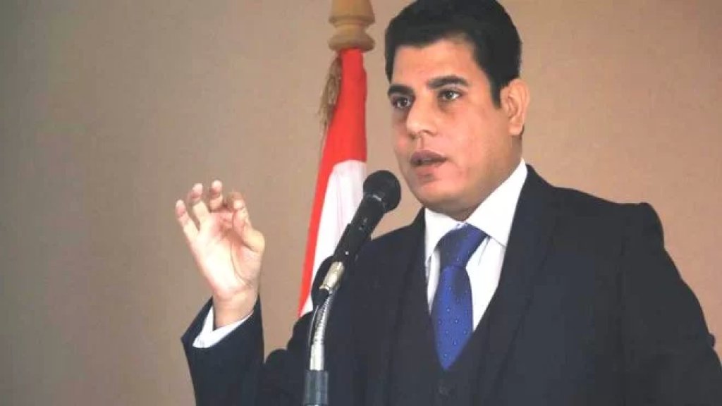  سالم زهران: أمس إنتهت حفلة التنكر وصرح الجميع أن لا همّ لهم بالمشاركة فيها.. اليوم خلعوا الأقنعة وبدأ الجد!