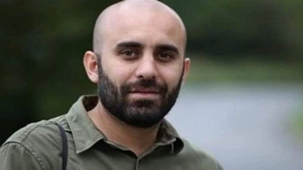 الصحافي رضوان مرتضى: "نحو مليوني ليتر بنزين ضُبِطوا داخل خزانات مطمورة في أرض في زحلة وتشتبه الأجهزة الأمنية أنها لمالك محطات "الصقر" أي ما مجموعه ٩٥ ألف تنكة بنزين"