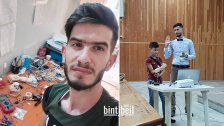 العشريني غزوان صمم طرفًا صناعيًّا أسعف به قريبه الطفل الذي خسر يده بلغم أرضي.. وممولة "مشروع التخرج" والدته وماكينة الخياطة! (فيديو)