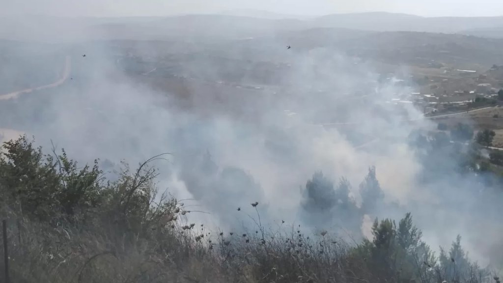 حريق كبير في ميس الجبل يفجر ألغاماً من مخلفات الاحتلال الاسرائيلي