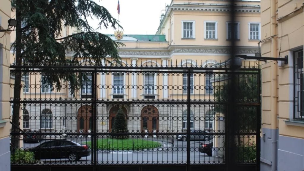 "تدابير روتينية".. التدابير الأمنية المُتخذة في محيط السفارات الخليجية في لبنان غير مرتبطة بتهديدات