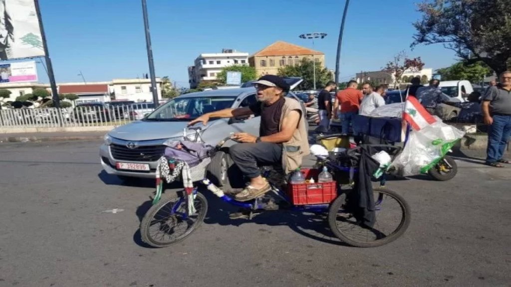الأزمة تفتك بالمياومين... أبو حاتم صيداوي من بائع قهوة إلى جامع للخردة: "حتى البطاطا بالكاد نؤمنها كوجبة رئيسية في اليوم"