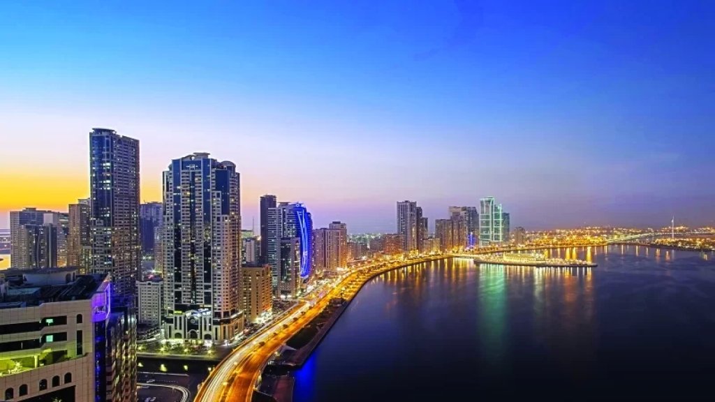 الشارقة قررت تقليص أسبوع العمل الرسمي إلى 4 أيام فقط .. عطلة نهاية الأسبوع 3 أيام!