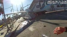 حادث غريب...قطار يصدم طائرة وفيديو يحبس الأنفاس لإنقاذ الطيار قبل ثوان من التصادم!