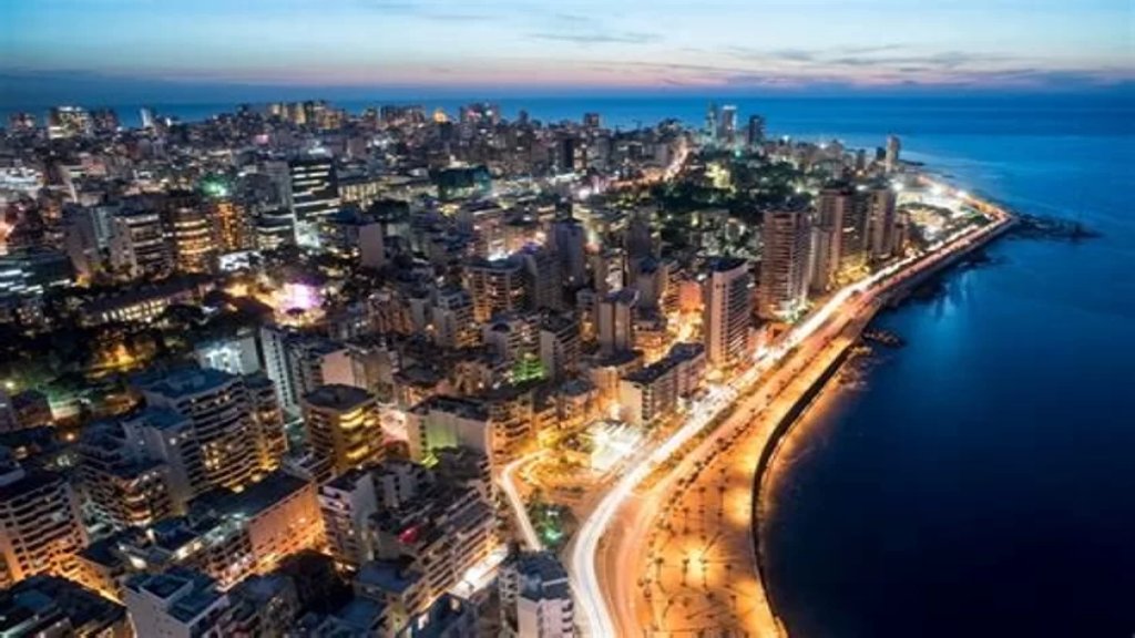 بعد انقطاع شامل وتام دام  5 أيام ...  التيار الكهربائي عاد إلى أحياء ومناطق في العاصمة بيروت ويعود تدريجيا إلى لبنان هذا المساء