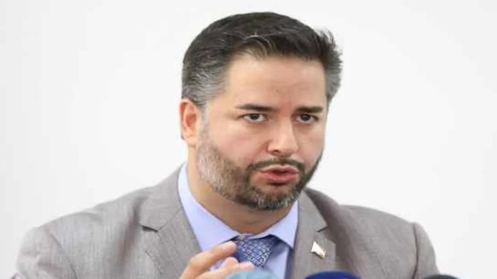 وزير الاقتصاد: منع الافران والمخابز تسليم أو بيع الخبز للجمعيات والمؤسسات المحلية أو الاجنبية إلا بعد عرضها على الوزارة