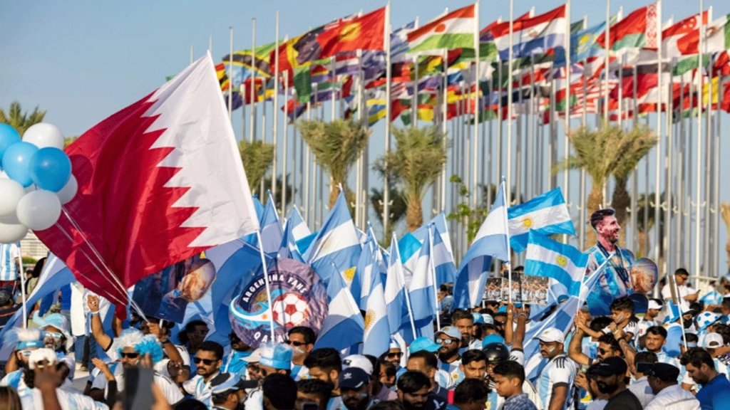 قطر ترد على تقارير حول "استئجارها مشجعين" لبطولة كأس العالم!