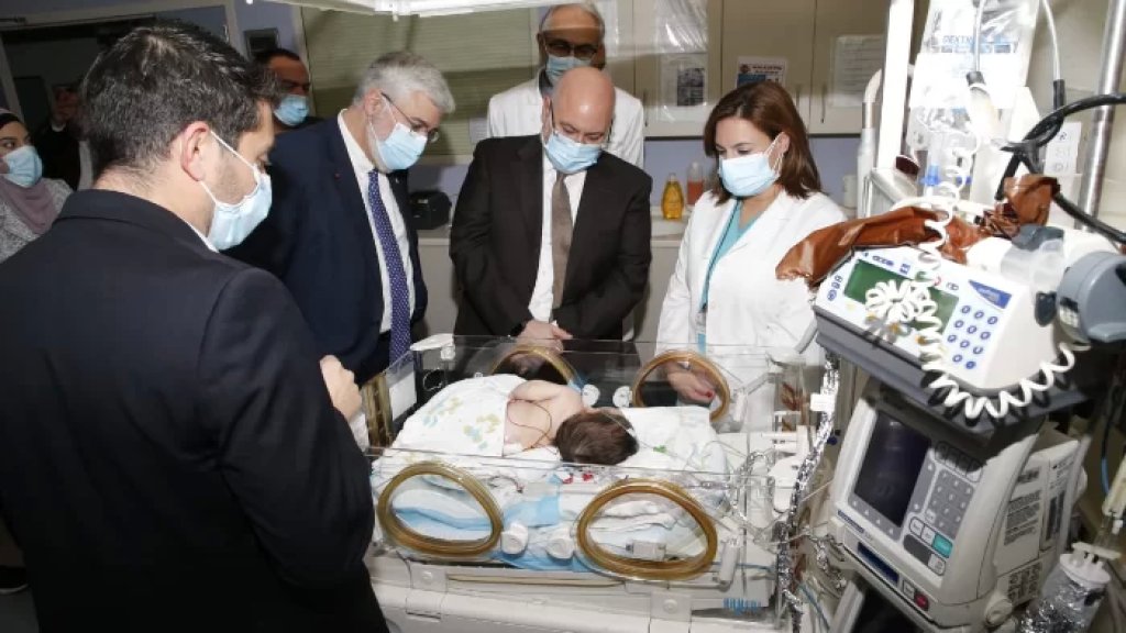انجاز طبي في الجامعة الأميركية... نجاح العملية الجراحية الأولى من نوعها في لبنان لفصل التوأم رهام وريم!