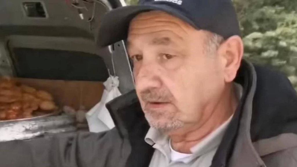   &laquo;لا يشعر بالفقير إلا الفقير&raquo;.. "الحلونجي" حسين يتحدّى السوق: الكيلو بـ 300 ألف!