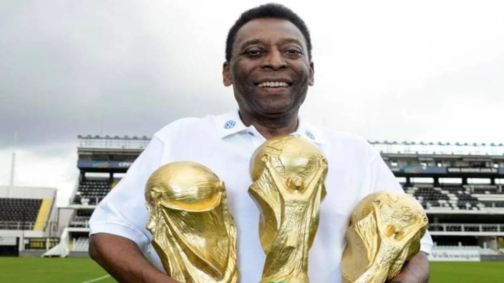 رسمياً: اسم بيليه يدخل قاموس اللغة البرتغالية تكريماً له.. يعني الشخص "الخارج عن المألوف"