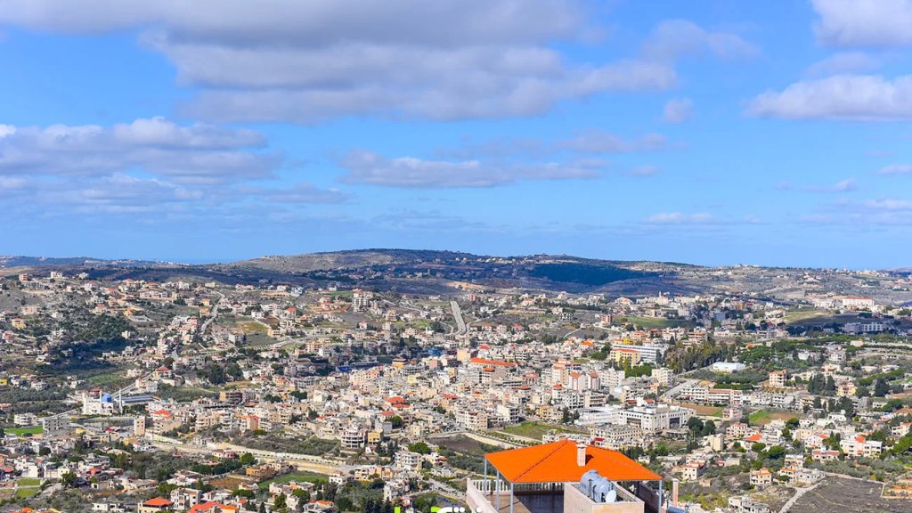 دعوة لحضور معرض "Visitons Bint Jbeil" لطالب في جامعة القديس يوسف في بيروت قدم مشروعه عن المدينة