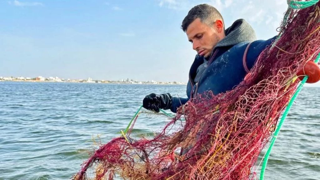  صياد يروي تفاصيل اصطياده جثث وأشلاء مهاجرين غارقين بدلًا من الأسماك.. "وجدتُ جثة طفل.. ما ذنب الطفل؟"