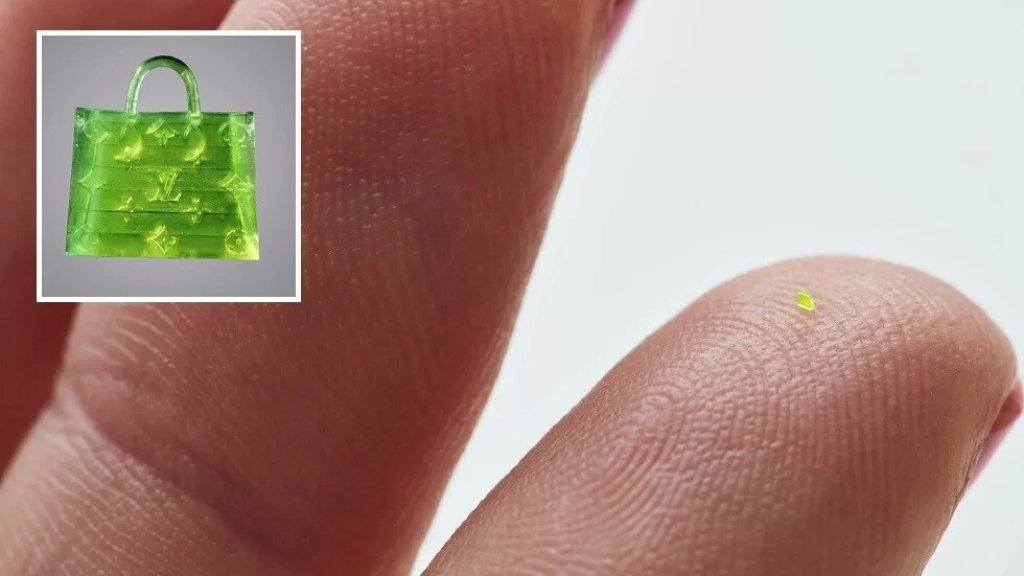 منتج جديد لـ"لويس فيتون" معروض في مزاد علني.. "حقيبة للنمل" لا يمكن رؤيتها إلا بالمجهر!