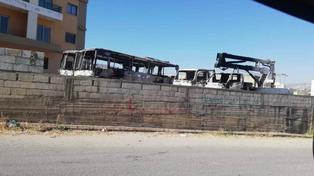 إحراق عدد من الآليات التابعة لبلدية القرقف العكارية!