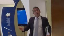 بالفيديو/ وزير الطاقة: تأخرت لأن جاري مسكر عليي جايب صهريج ليعبي ماي... وأنا بعبي مرتين بالأسبوع