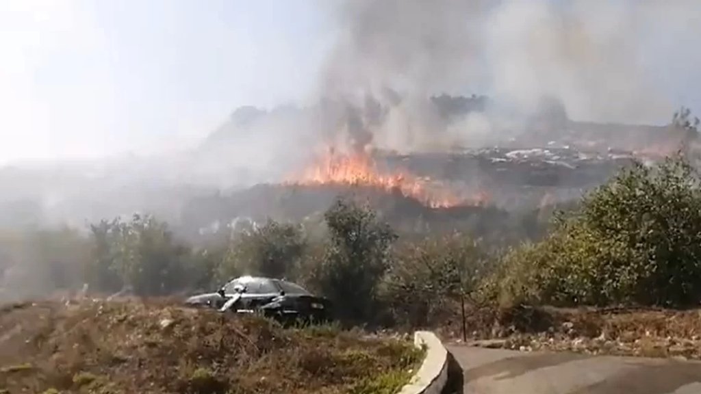بالفيديو/ حريق كبير إندلع في المناطق الحرجية بين بلدتي حومين التحتا ورومين وتوسع بإتجاه بلدات بنعفول والقنيطرة وجنجلايا