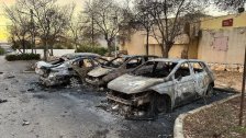 وسائل إعلام إسرائيلية: الأضرار الكبيرة التي لحقت بالمركبات في مستوطنة "أفيفيم" بعد تعرضها لصاروخ مضاد للدروع من لبنان.