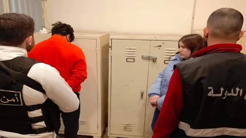 في طرابلس.. قاصر سرقت 95 ألف دولار من خزنة والدها بعدما منعها من الزواج!